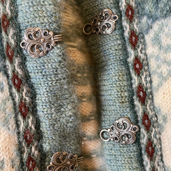 Vintage Scandinavian Sweater - Picture 2 of 2